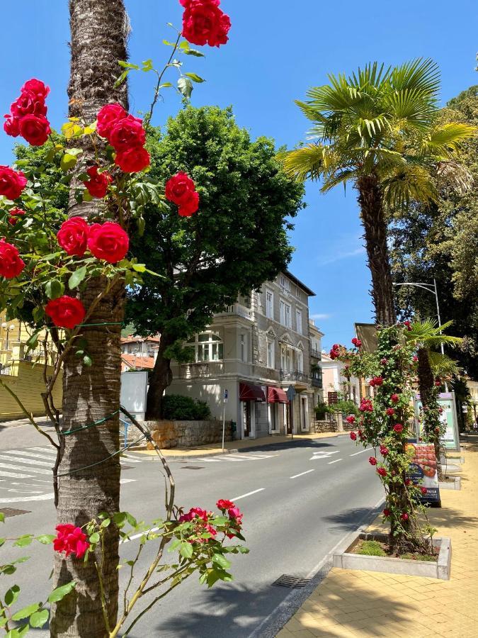 Villa Sokol Apartments Opatija Center Luaran gambar
