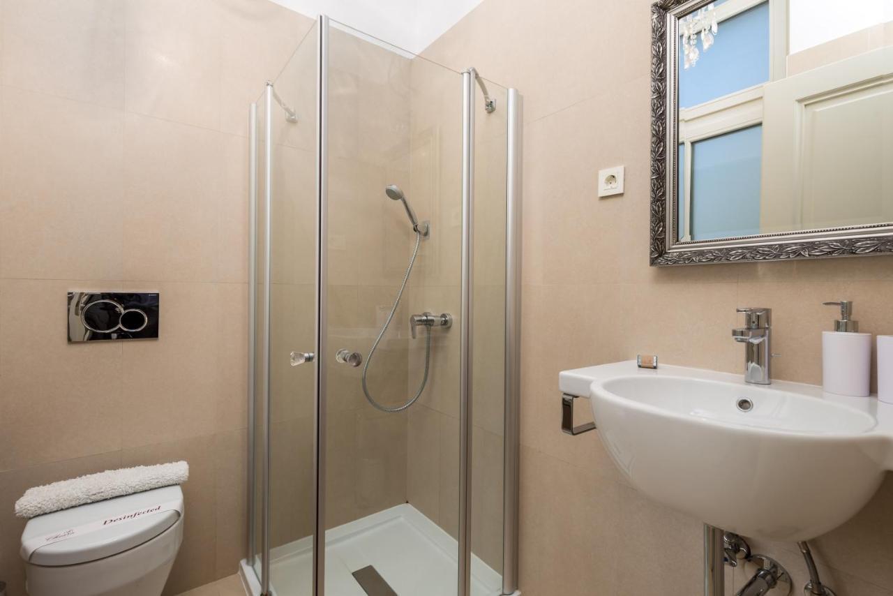 Villa Sokol Apartments Opatija Center Luaran gambar