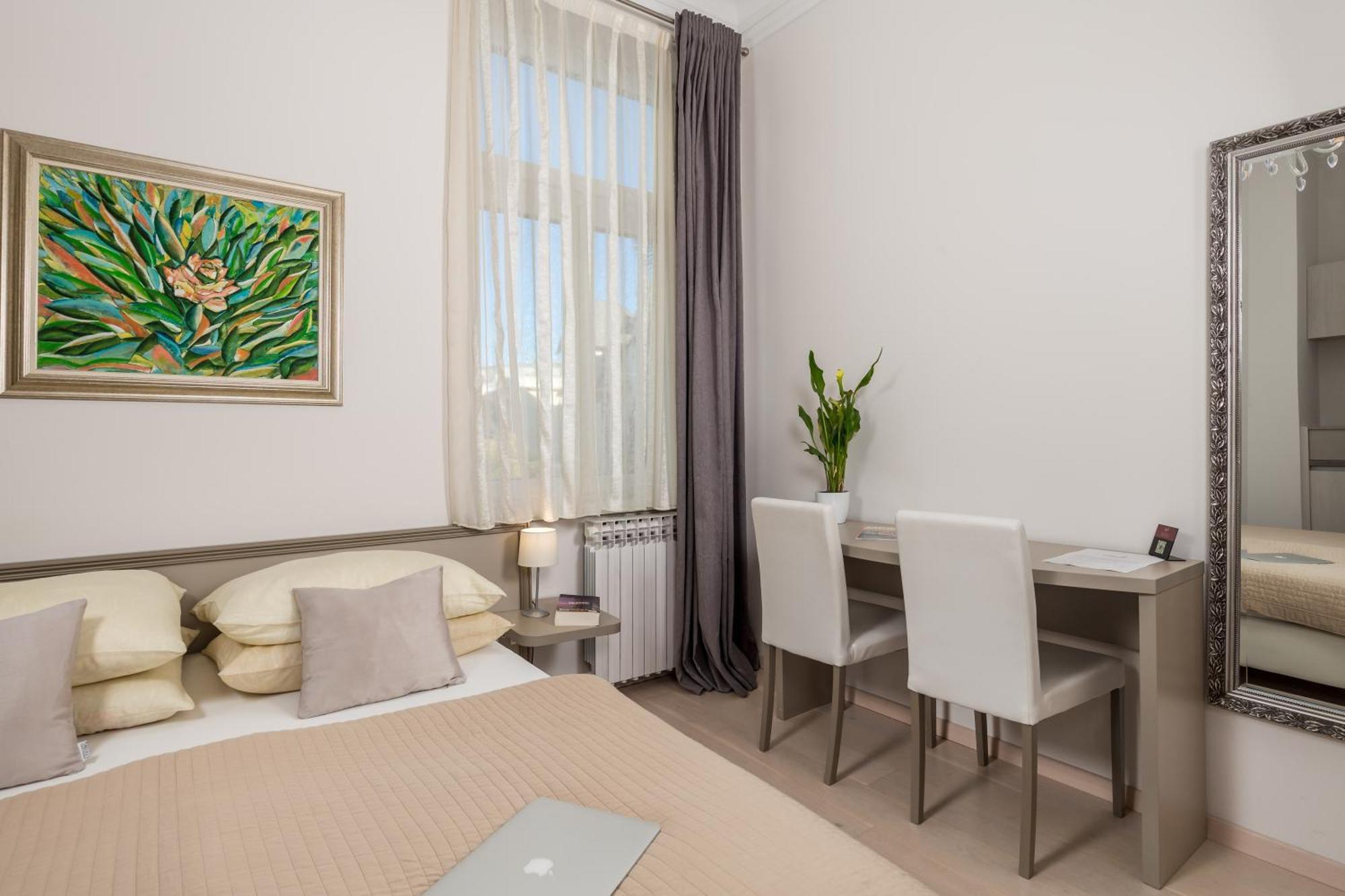 Villa Sokol Apartments Opatija Center Bilik gambar